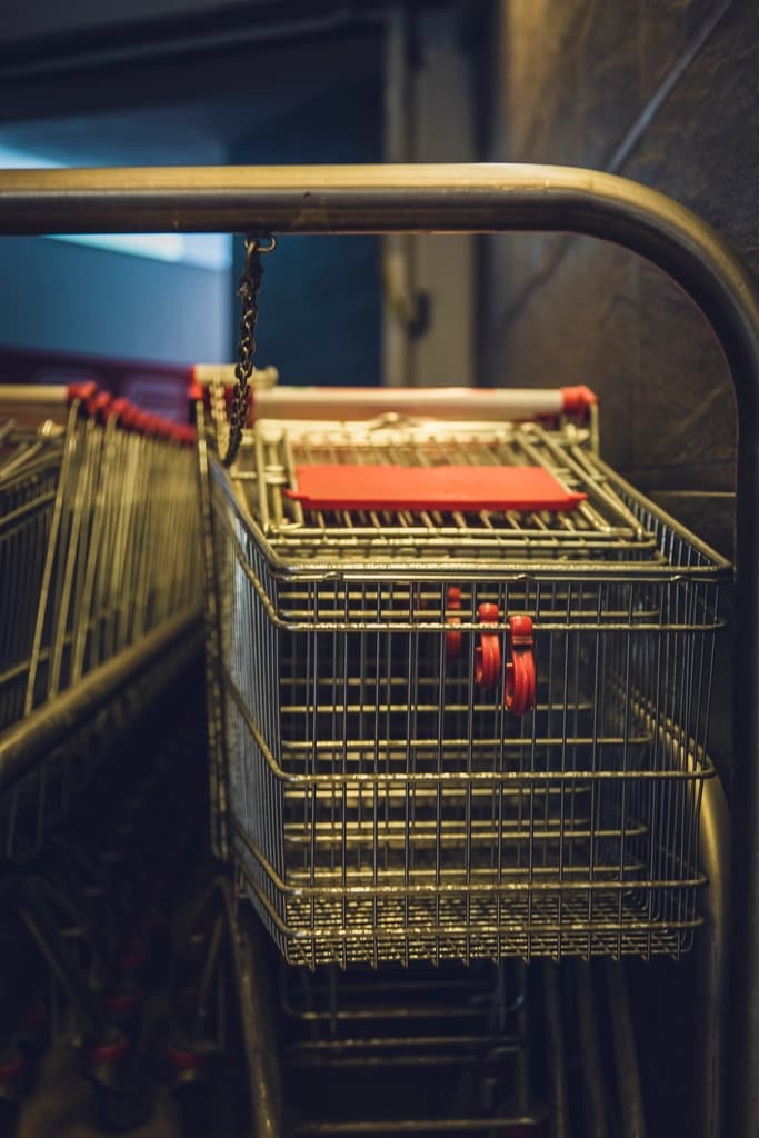 Retail & E-commerce